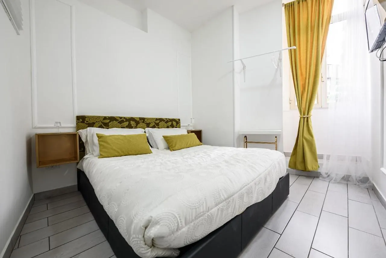 Random B&B Nápoles Bed and breakfast