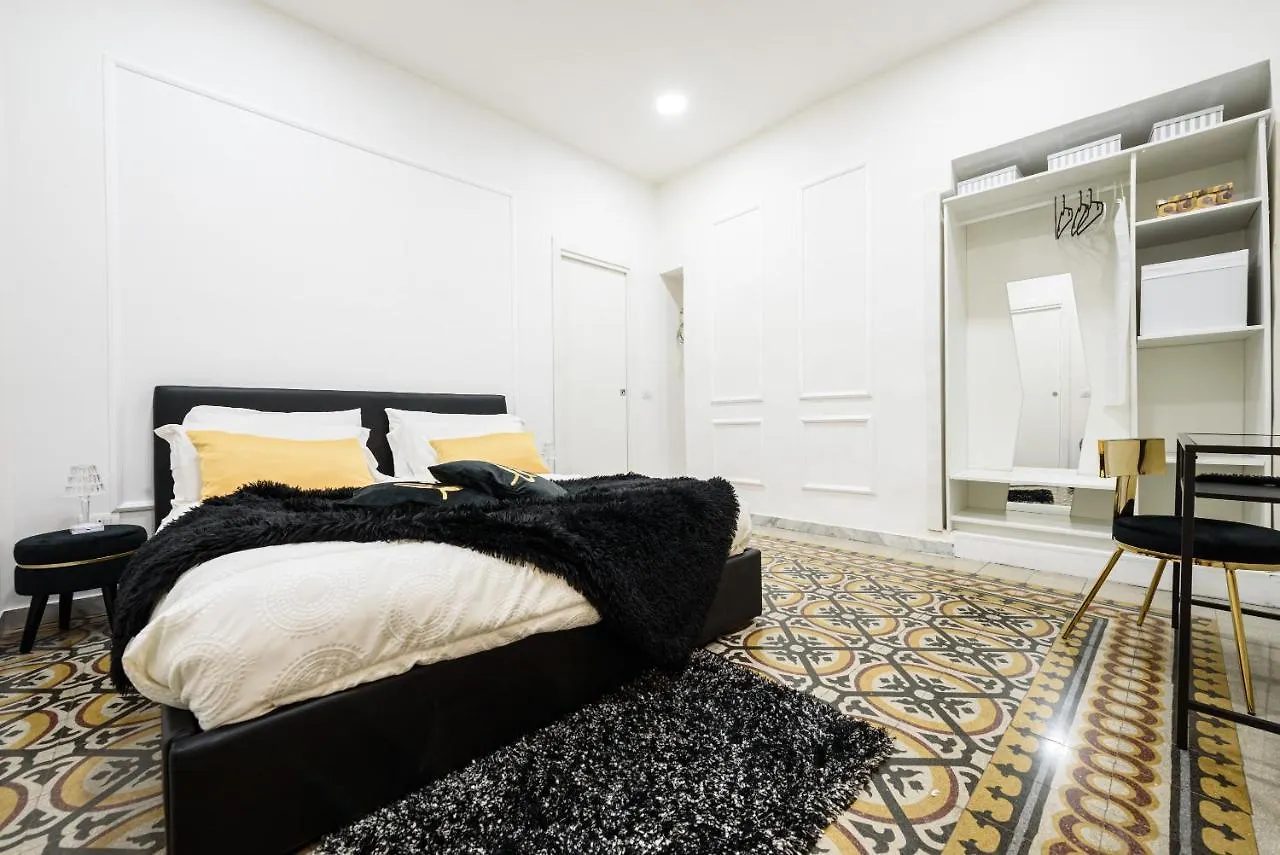 Random B&B Naples 0*,  Italie